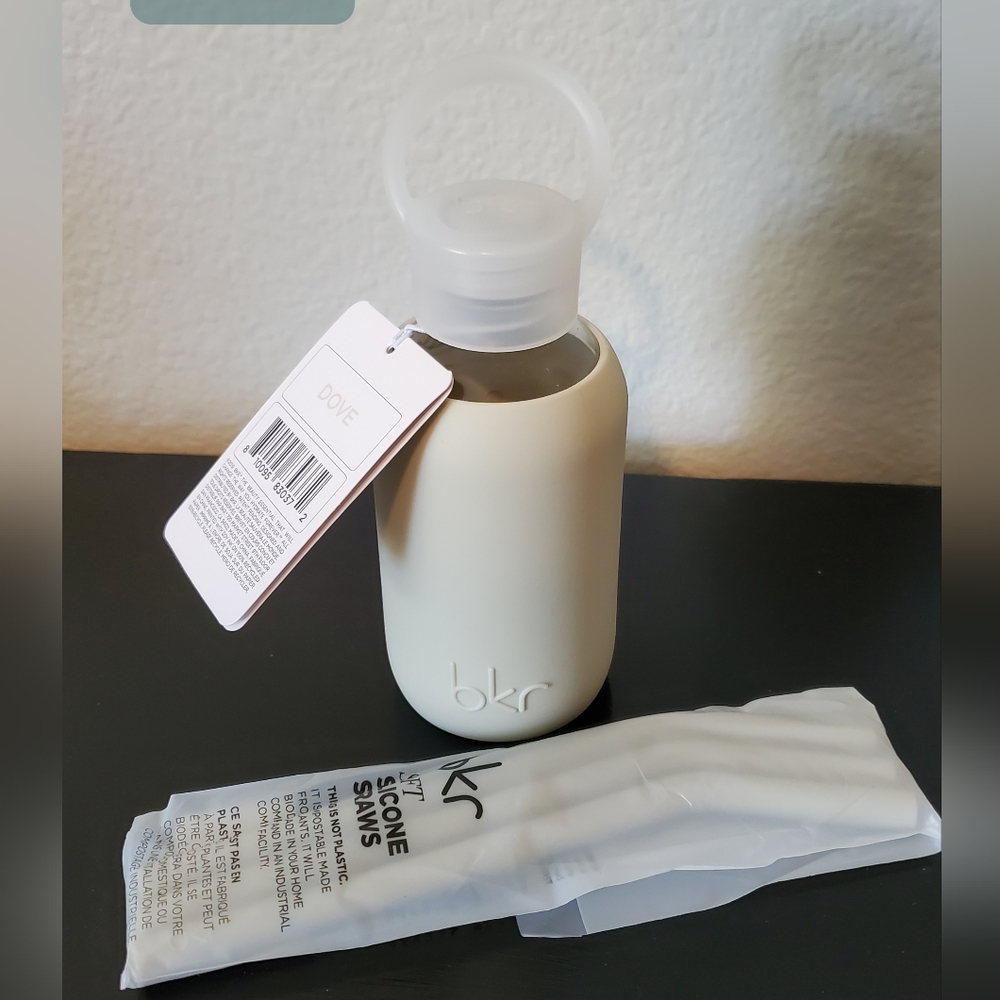 FINAL MARKDOWN - NWT bkr Teeny Dove With Straw Set